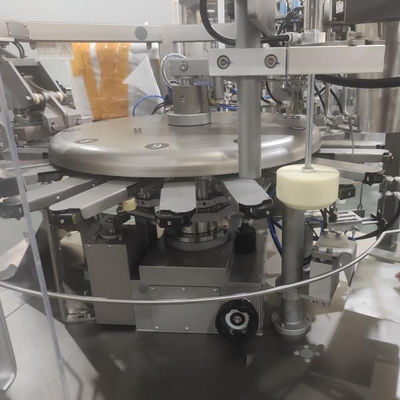 Macchine di imballaggio automatico da 7 kW 60 sacchetti/min Max 450 mm Larghezza del materiale di imballaggio