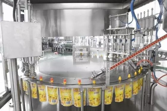 Macchina automatica di riempimento di sacchetti liquidi con becco a forma verticale di riempimento